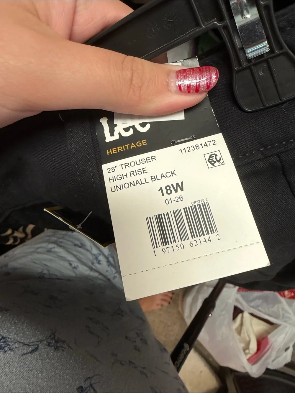 Black Wide-Leg Chinos with Front Pleats